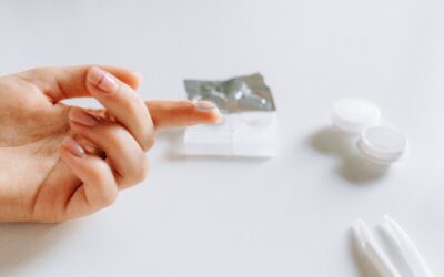 Bad Contact Lens Habits to Ditch This Year